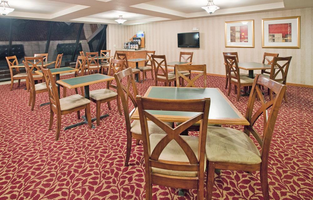 Holiday Inn Express Hotel Germantown - Northwest Milwaukee, An Ihg Hotel Buitenkant foto
