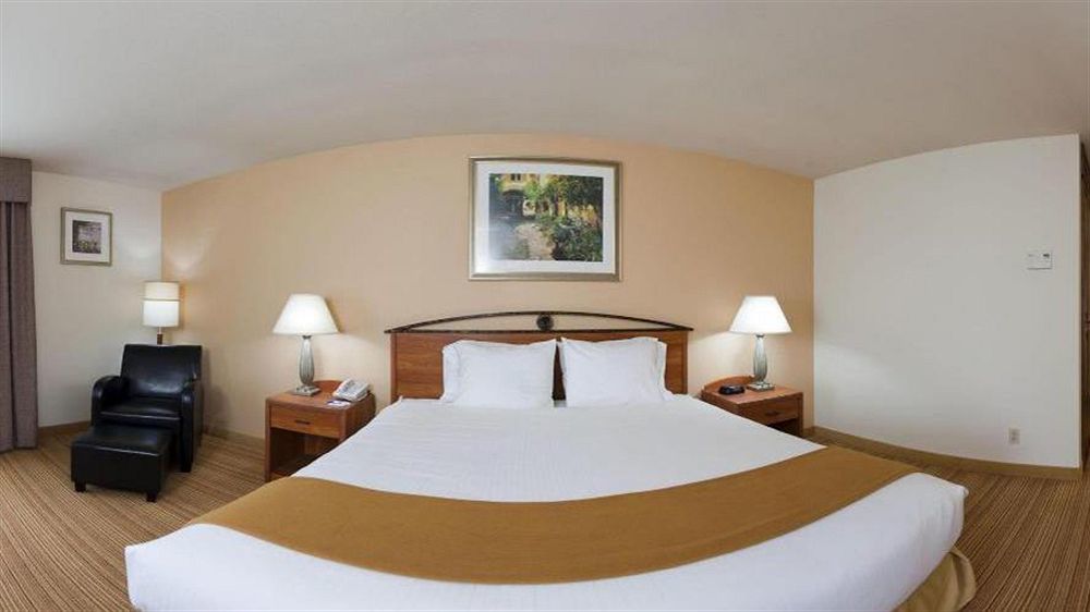 Holiday Inn Express Hotel Germantown - Northwest Milwaukee, An Ihg Hotel Buitenkant foto